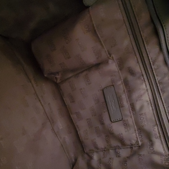 Large Michael Kors tote authentic - Picture 3 of 3